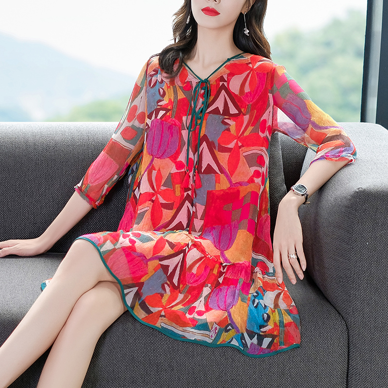 系带连衣裙秀出你的小蛮腰,宽松型连衣裙洋气时尚舒服