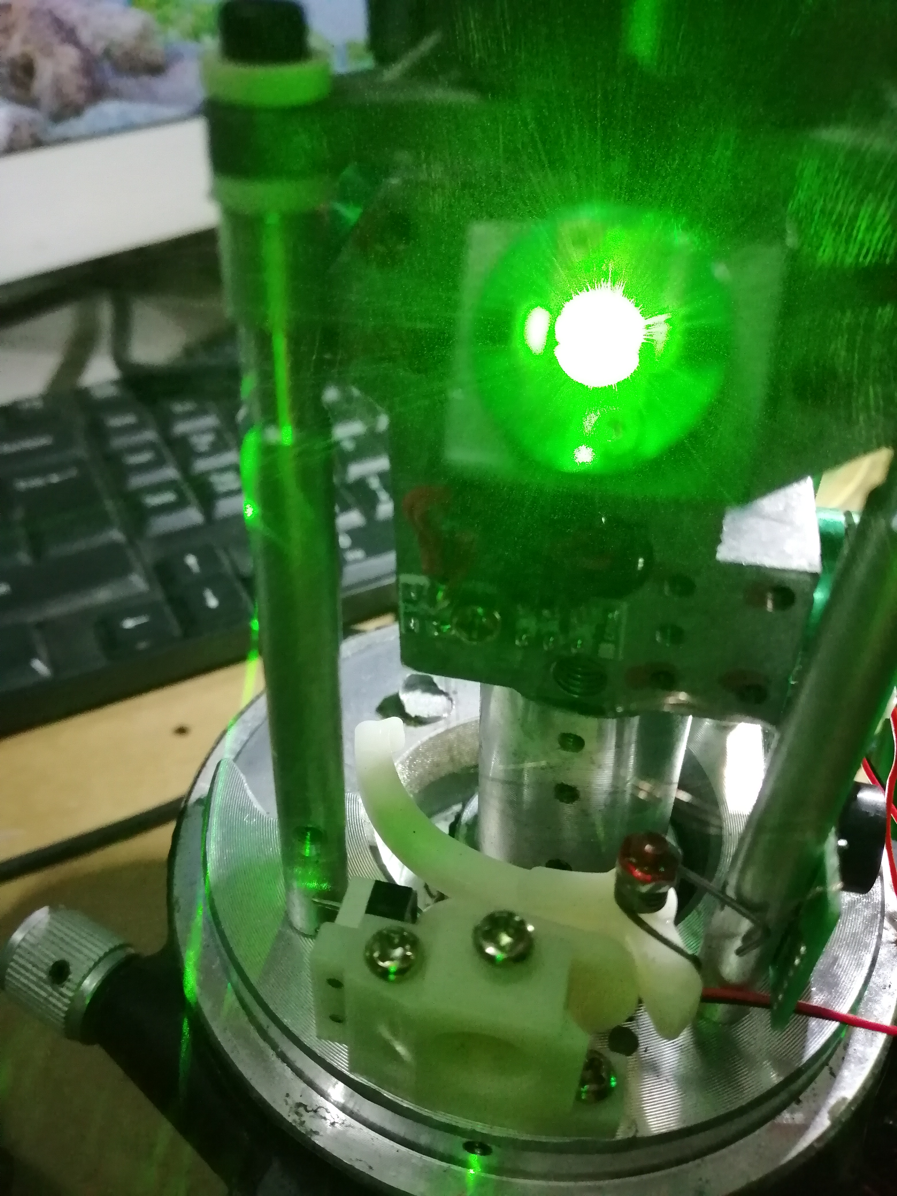 朋友一台电子投线仪坏了拆开看看里面有什么顺便修一修