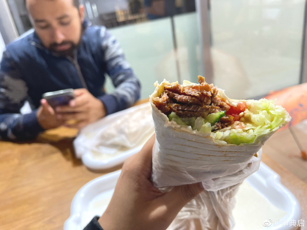 利沃夫最神奇的地方在于历史上多次易主，墓地都有各历史时期风格