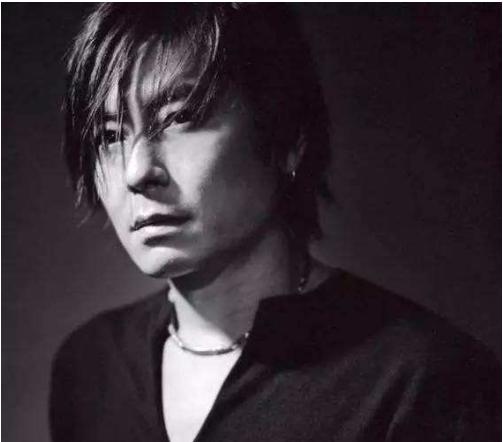 歌手王杰被谁毒坏了嗓子,王杰遭遇人生中最大的打击