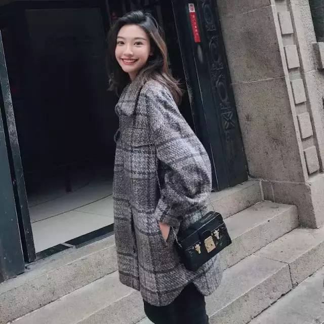 不是我吹，今年毛呢外套确实比貂绒好看，尤其适合小个子女生穿