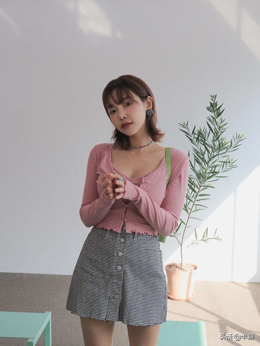 韩剧女主的穿搭连衣裙,韩剧女主穿条纹衬衫