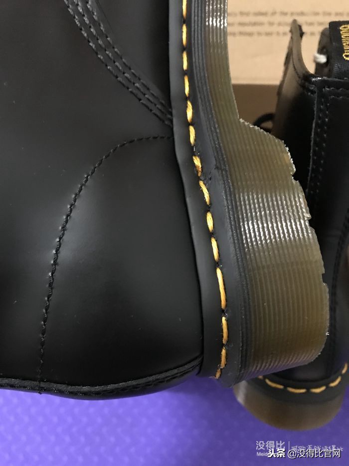 drmartens马丁靴冬季穿搭,drmartens马丁靴经典款搭配