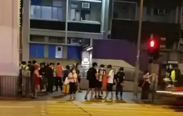 黑暴重来！旺角非法聚集36人被票控2男涉藏仿制枪伸缩棍被捕
