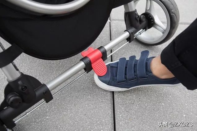 新手怎么看婴儿车有什么隐患,婴儿车用了一年发现有安全隐患