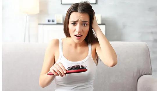 产后脱发怎么补救最快最有效,怎么治疗产后脱发