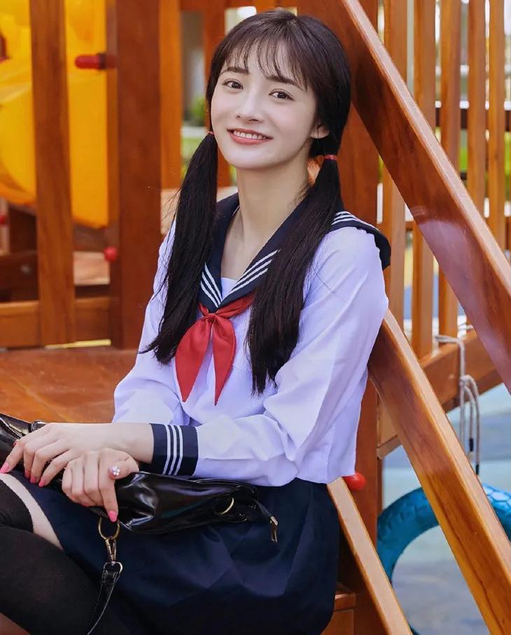 jk女团杨超越,jk杨超越同款