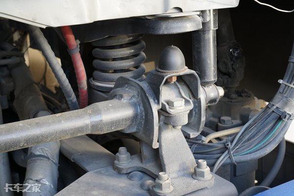 逆变器220伏300瓦变800瓦大货车专用,大功率液晶货车车载逆变器