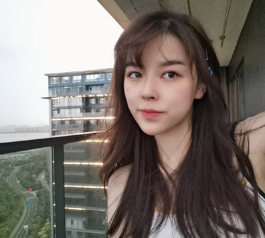 沫子晒快递不慎曝地址，得知沫子房子价格后，水友放心了