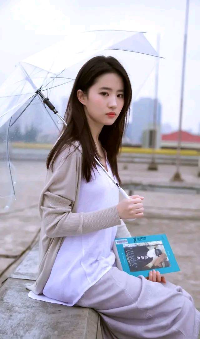 刘亦菲明星护肤步骤全过程,宋慧乔刘亦菲服装对比