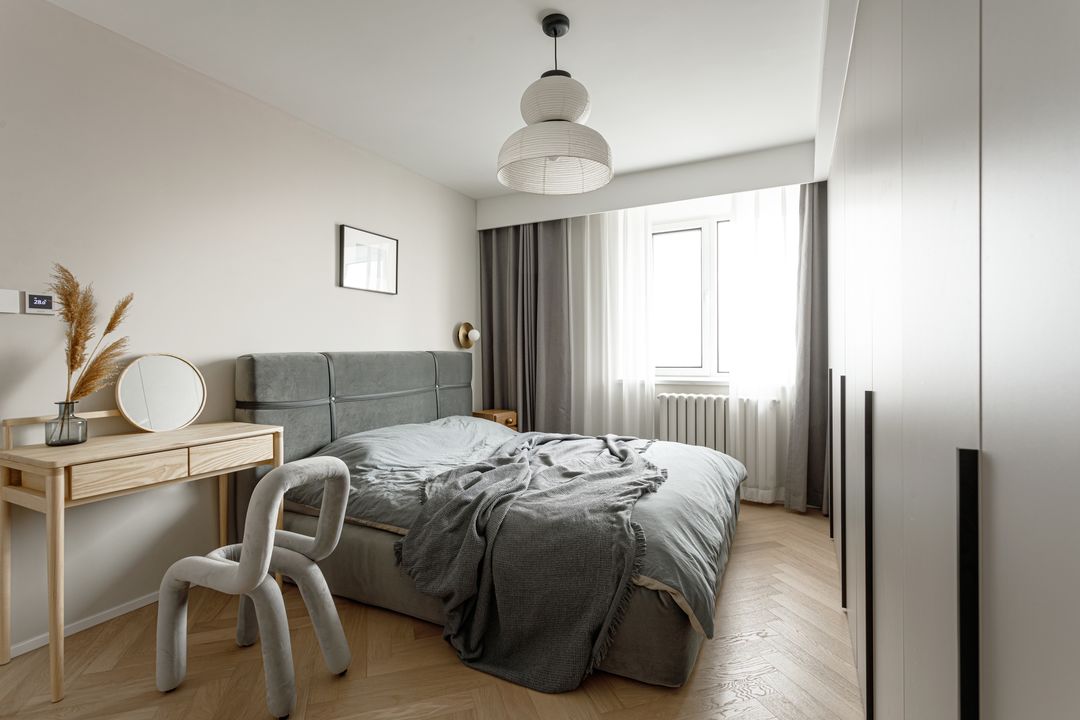 北京夫妻改造老破小,北京夫妻全屋水泥极简装修风格