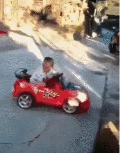 我在学校超市买了一包南京煊赫门收了我19块，我该怎么举报