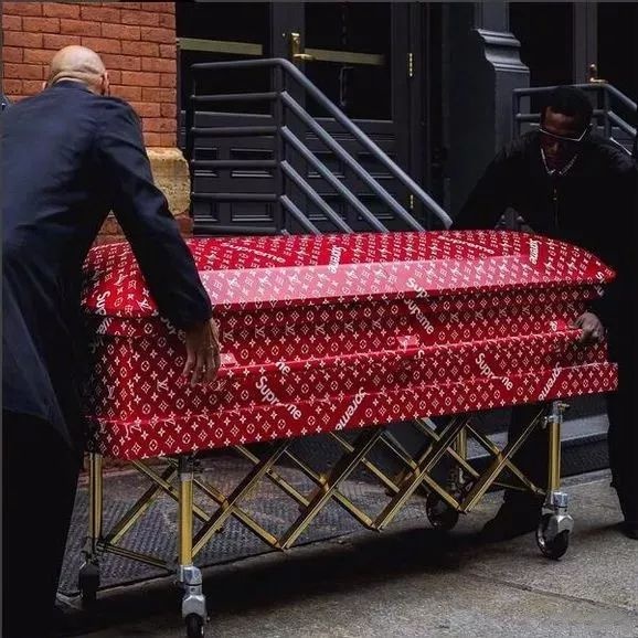 “姐妹在吗？约你打个麻将，爱马仕28万块一局的那种！”