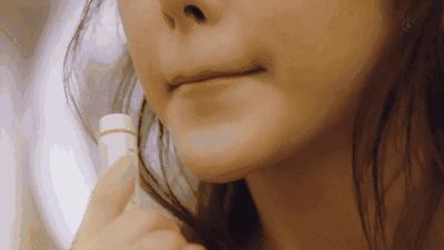 婴儿嘴唇干裂脱皮润唇膏推荐,嘴唇干裂脱皮涂了润唇膏也没用