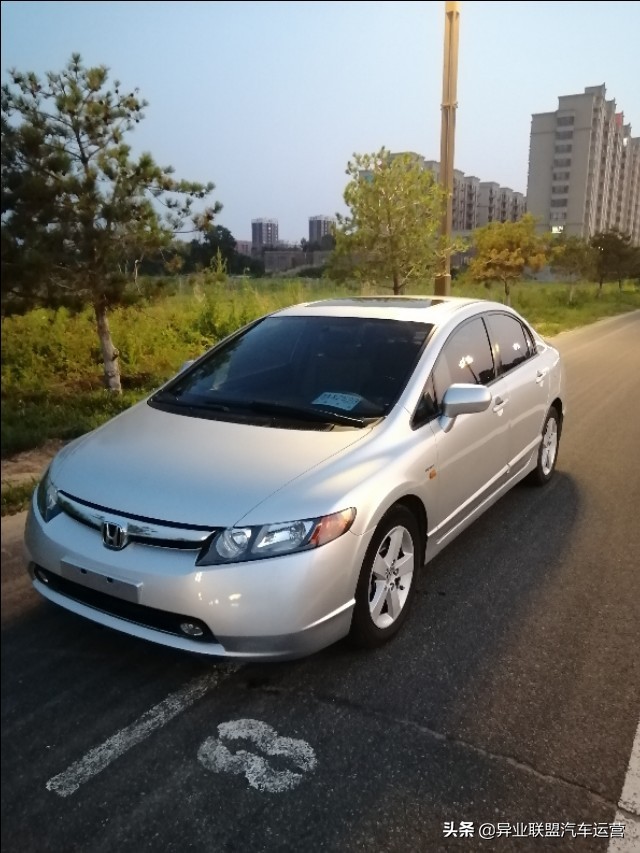 06年雅阁和07年思域哪个值得买,老款雅阁好还是思域好