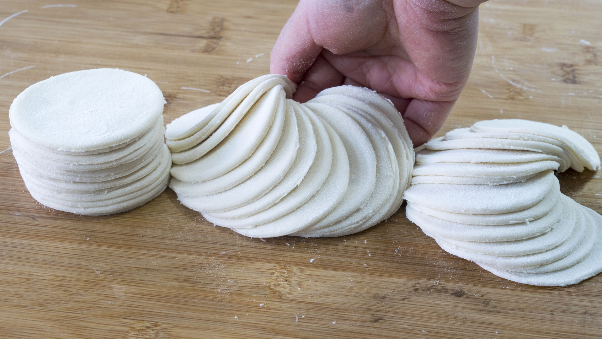 两种彩色饺子皮的多种做法,饺子皮的10种做法大全集