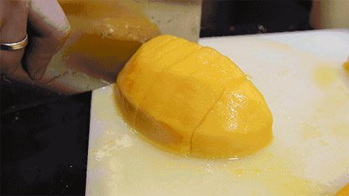 软糯香甜蛋黄雪媚娘,雪媚娘软软糯糯香甜可口