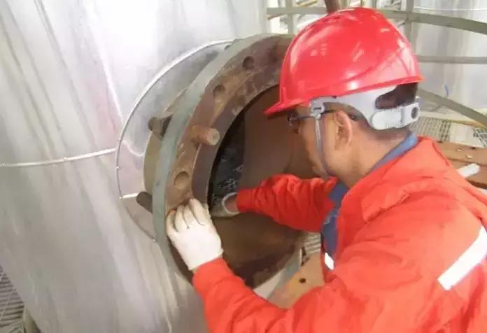 精馏塔底部,精馏塔都有什么