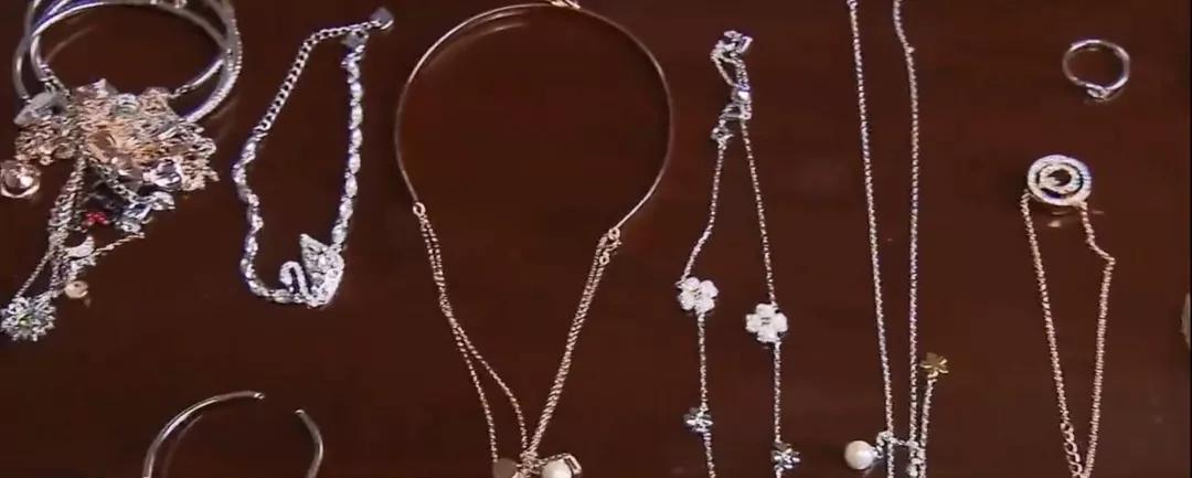 微信、闲鱼上“闪闪动人”的名牌首饰,其实是……