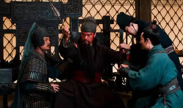 怎么评价陆树铭饰演的关羽,演关羽的除了陆树铭还有谁