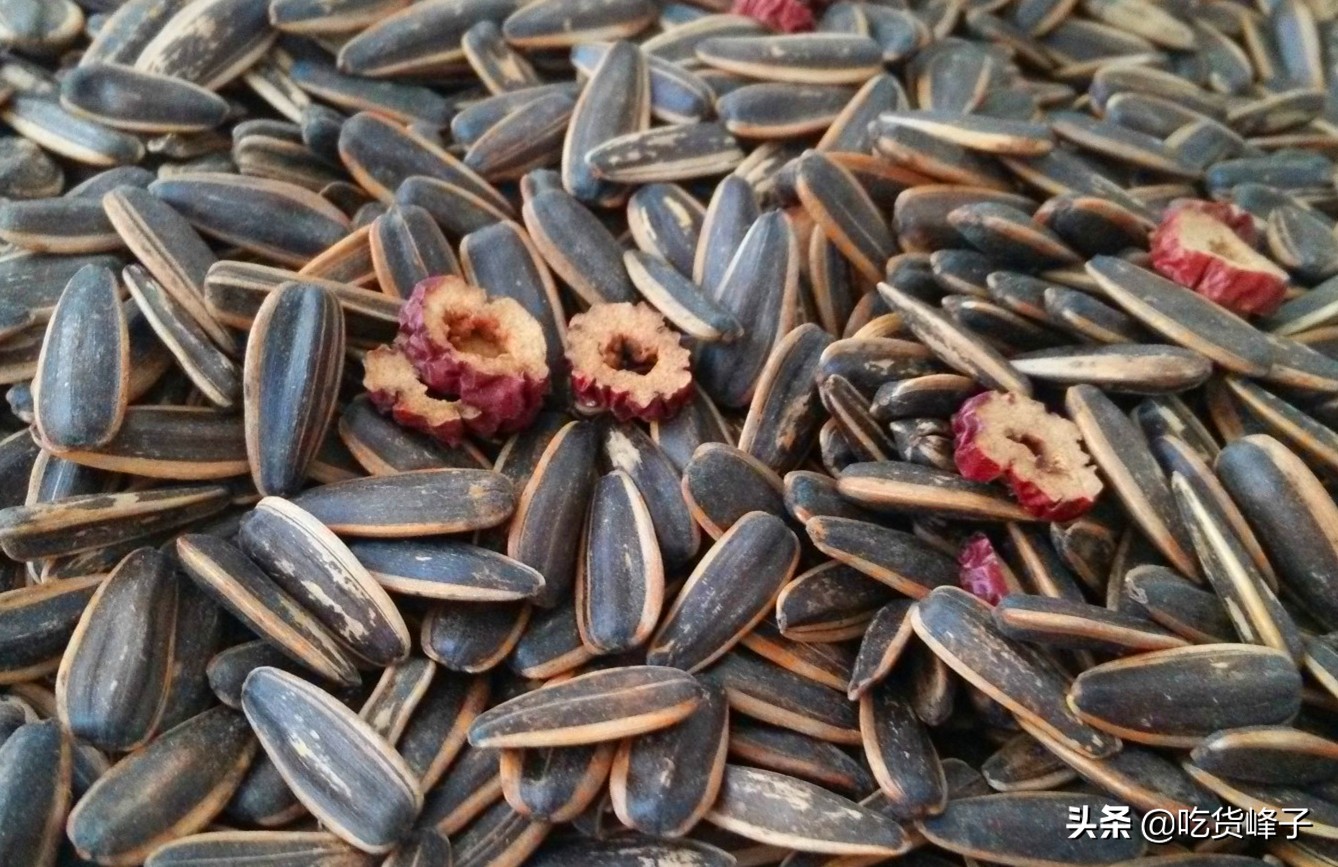 买瓜子哪个口味质量好,瓜子选原味的贵还是五香的贵