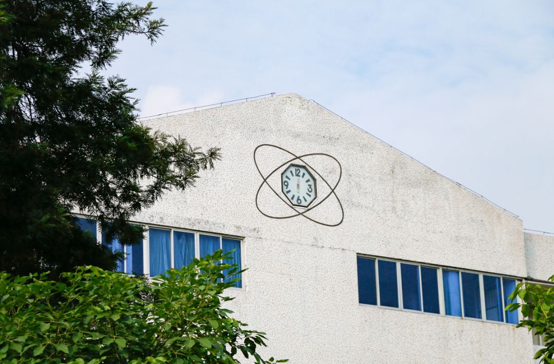 任尔东西南北风配图,任尔东西南北风我亦巍然不动