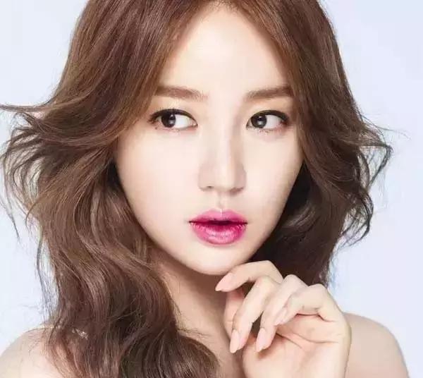 唇釉唇彩唇蜜口红唇膏的区别,教你怎么选口红色号