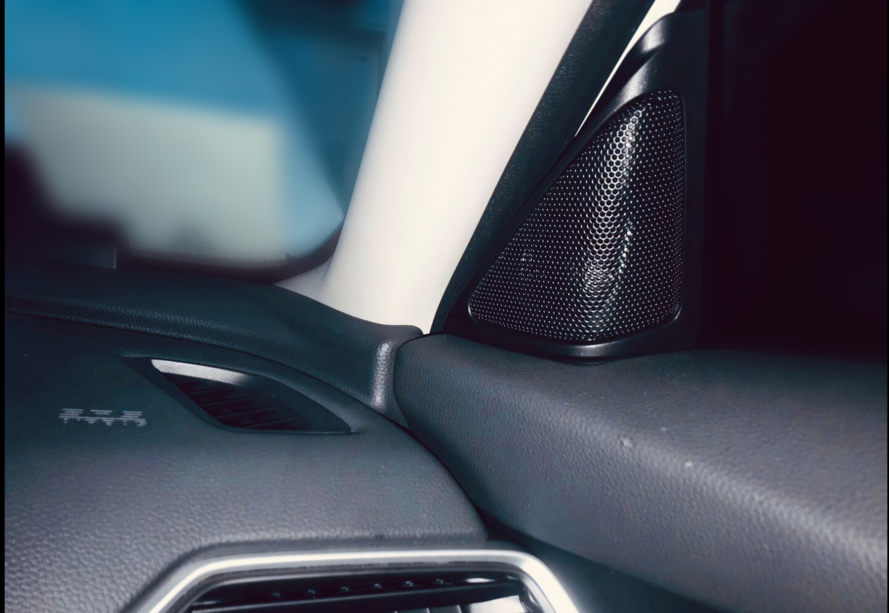 雅阁十代改装音响,十代雅阁改装音响嗡嗡响