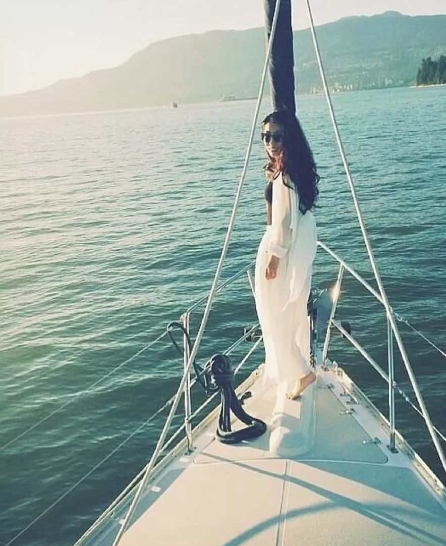 曲婉婷母亲挥霍3.5亿被判无期,中纪委评曲婉婷母亲被判无期