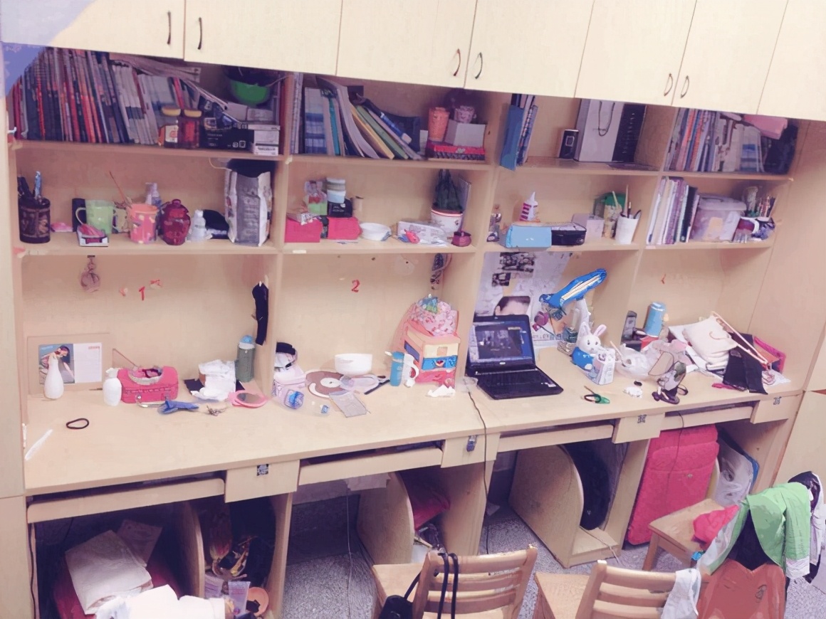 大学女生宿舍真实搞笑日常,盘点大学女生宿舍的搞笑瞬间