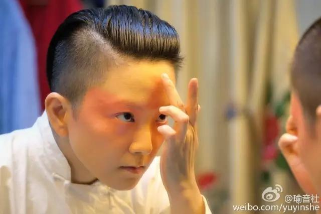 一个只争第一的姑娘,在台上扮男人却成了“头牌”