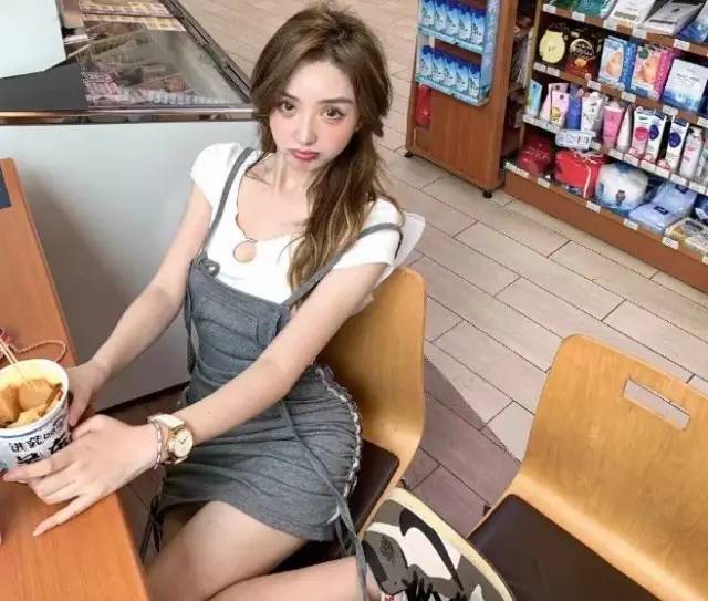 脚有洁癖，和牛屎自拍，公然卖假货，这些作死网红是时候该整治了