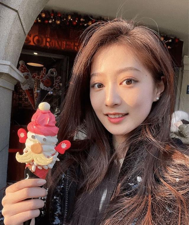 领诵归来后,中国传媒大学校花冯琳,新的努力方向是什么?