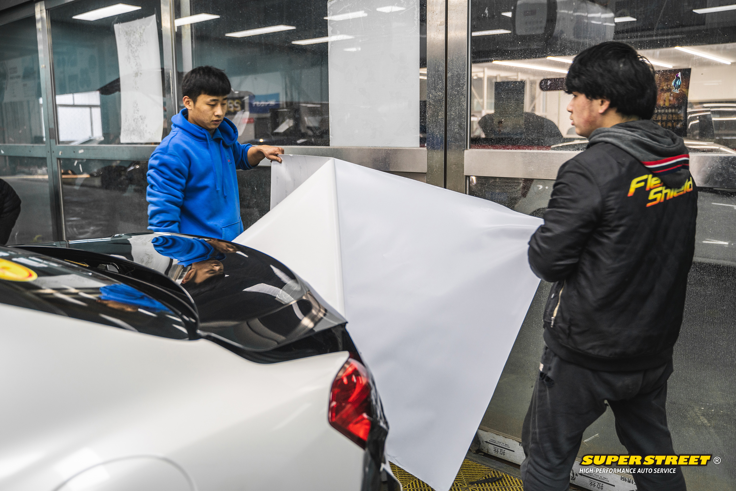 玛莎拉蒂吉博力汽车贴膜改色,superstreet改装