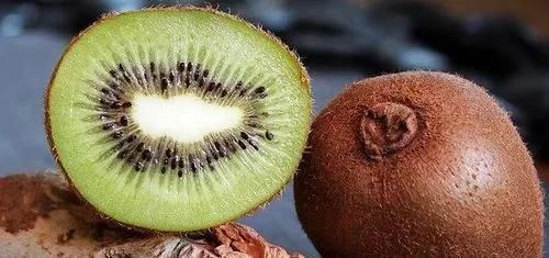 舌头上火最怕三种水果,最伤嘴巴的3种水果