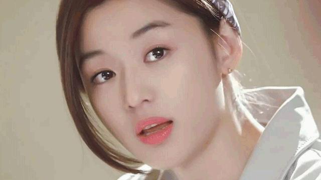 38岁全智贤复出惊艳，老公继承亿万家业，事业家庭两不误~