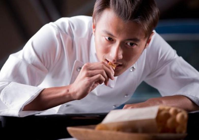 谢霆锋与王菲同框现身被网友偶遇,谢霆锋王菲再次同框