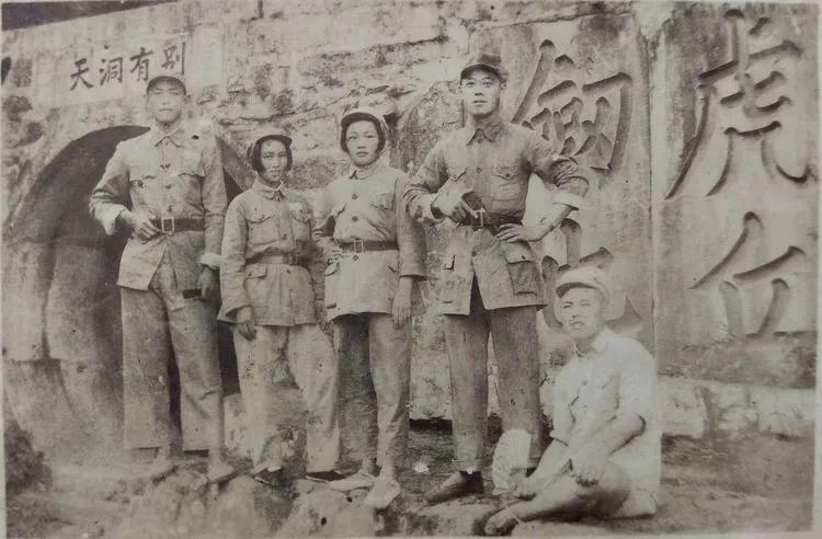 71年前,福建省委在苏州成立...