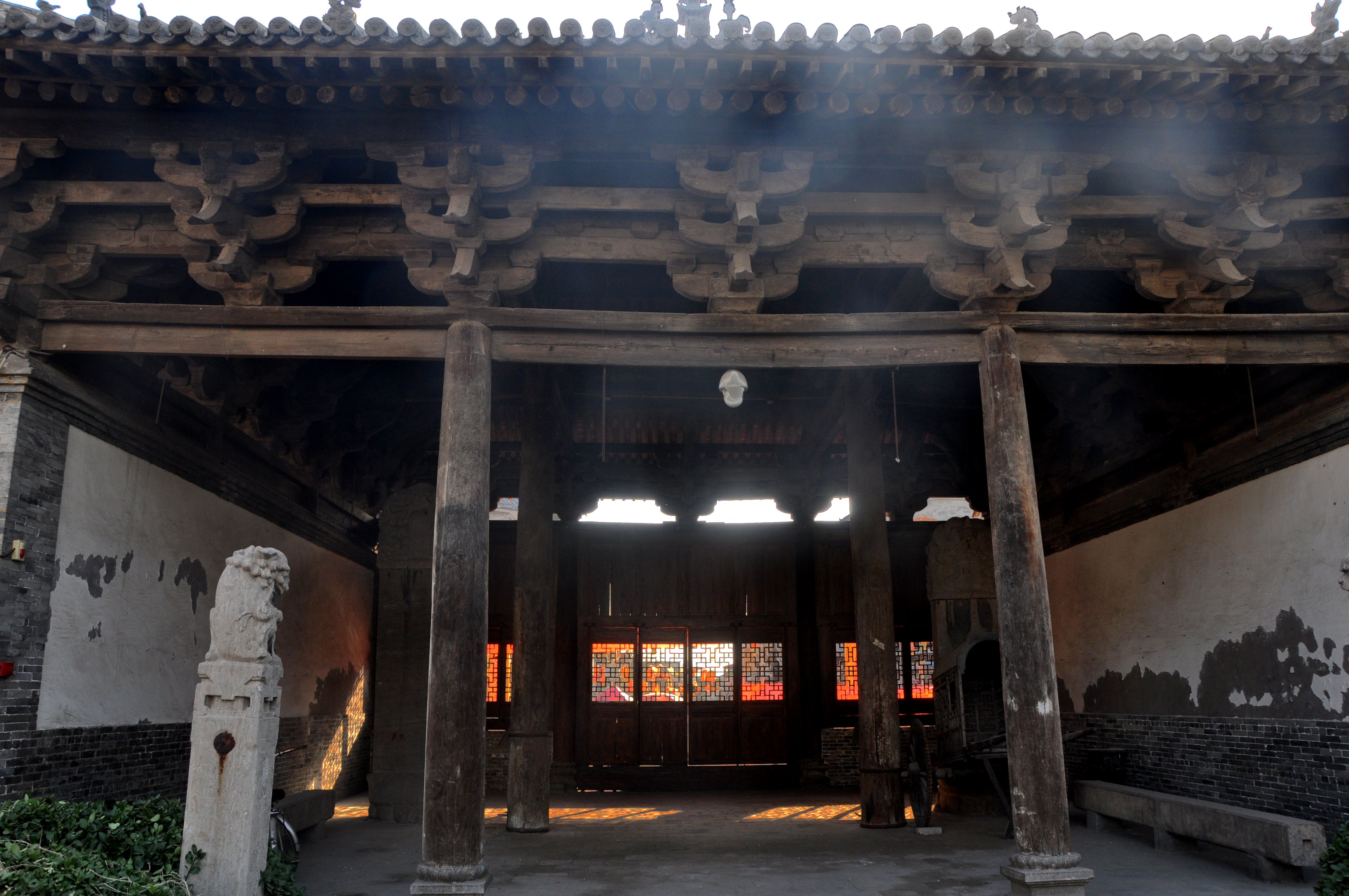 走出古色古香的大悲院，有一种欲说还休的感觉无以言表