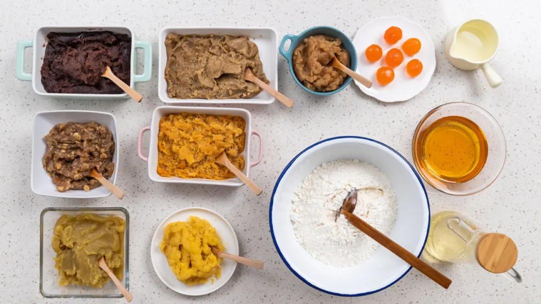 吃月饼是必不可少的英文,中秋吃月饼幼儿园简短介绍