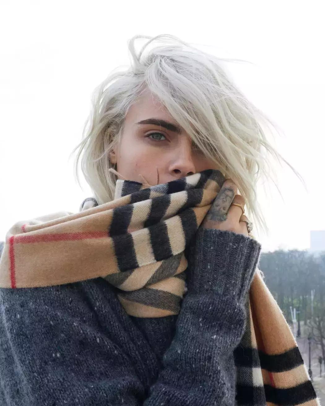 想要冬天穿出高级感,冬天围巾这样系简单又时尚好喜欢