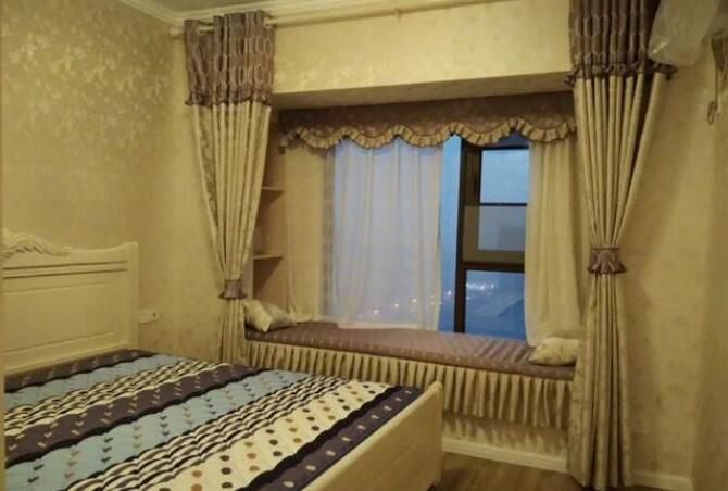 欧式风格客厅贴墙纸效果图,3室2厅2卫墙纸装修效果