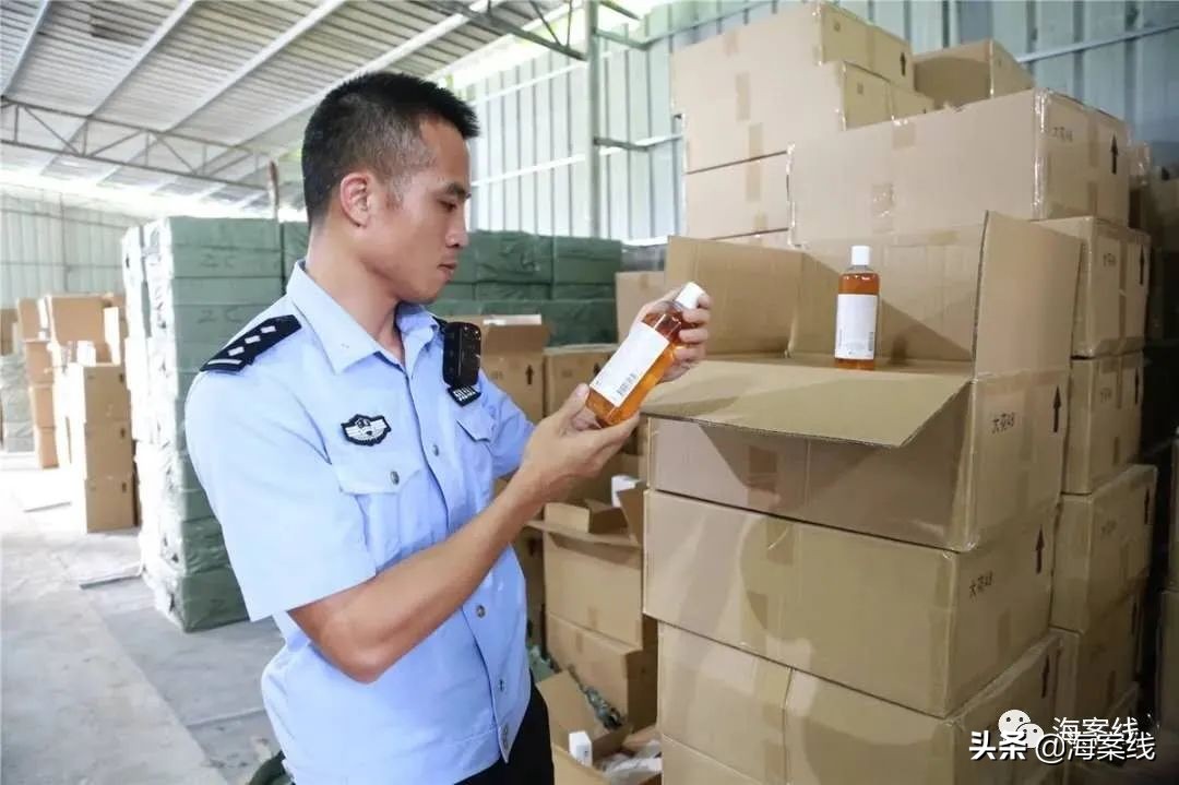 特大生产销售假冒伪劣国际名牌化妆品案|贵港警方捣毁窝点2个，涉案价值超2亿元