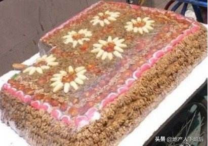 地产大佬出摊了吗,让地产大佬出摊