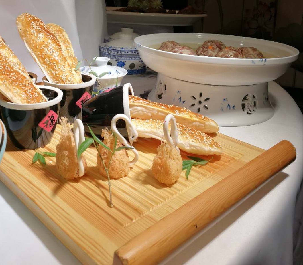 乾隆请客吃饭是哪集,乾隆百花宴