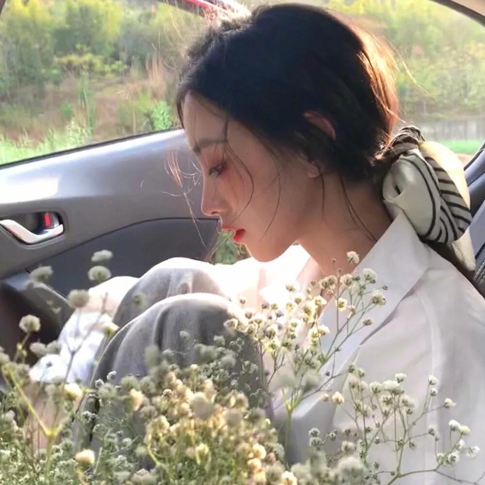 人总是爱翻影响自己心情的东西,总是去翻影响自己心情的东西