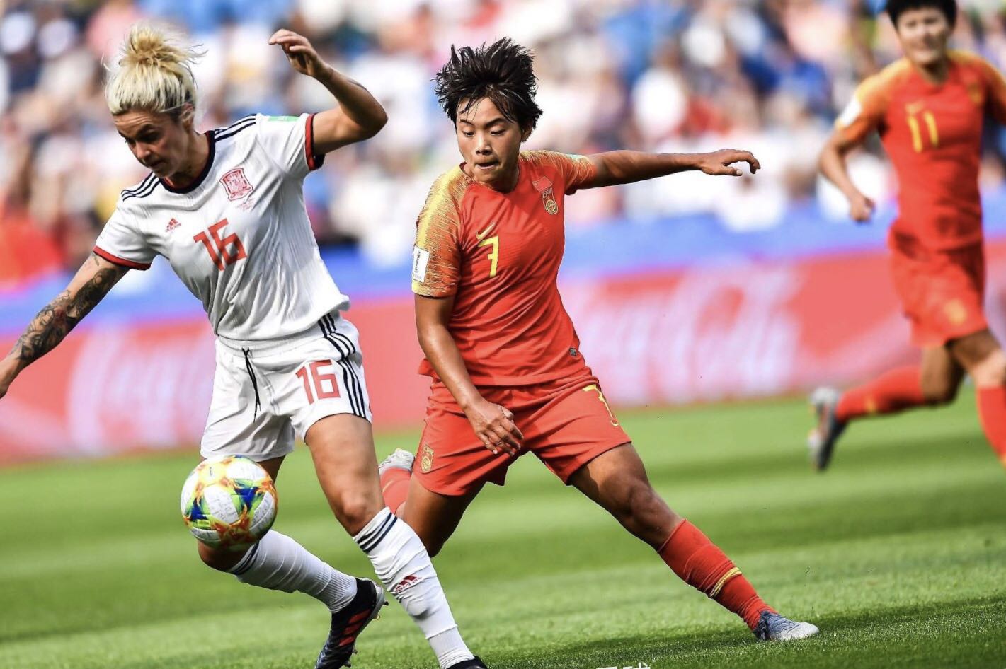 武磊和孙兴霖比赛,武磊的水平离孙兴慜还有多远