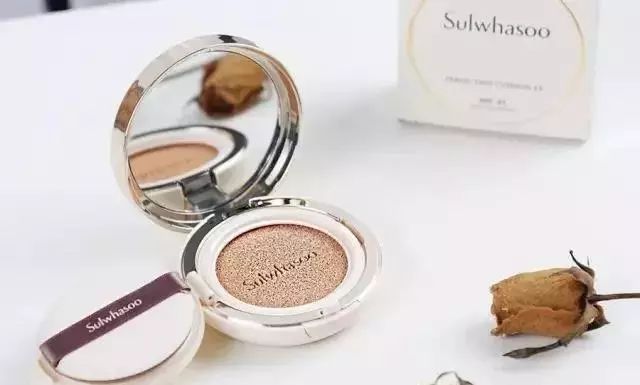 张柏芝拍的气垫,张柏芝戴的气垫