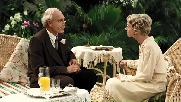 《霍乱时期的爱情》:爱情的外衣下,粉饰的是赤裸裸的孤独与权衡