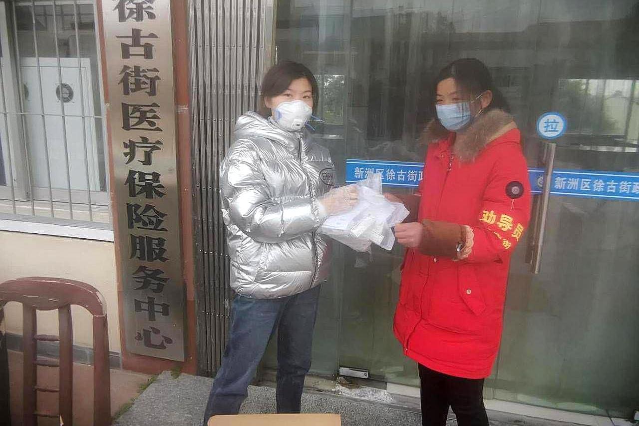 抗疫在一线的医护人员和志愿者们,抗疫在一线的医护人员